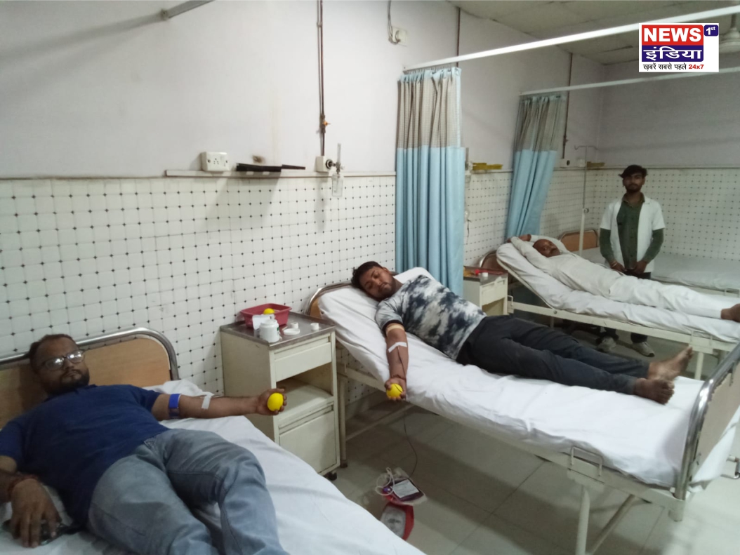 स्याना में रक्तदान शिविर बना मिसाल! 35 यूनिट रक्तदान, मुफ्त हेल्थ चेकअप और हेलमेट वितरण ने जीता लोगों का दिल