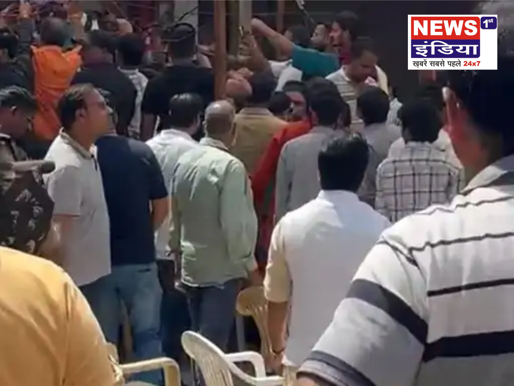 मेरठ सेंट्रल मार्केट में व्यापारियों का धरना, भारी पुलिस बल तैनात, पलायन की चेतावनी