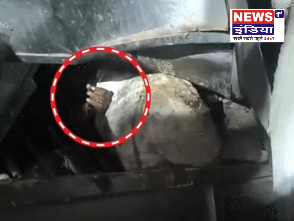 हापुड़ में भीषण सड़क हादसा: बारातियों से भरी बस और ट्रक की टक्कर, 6 की मौत