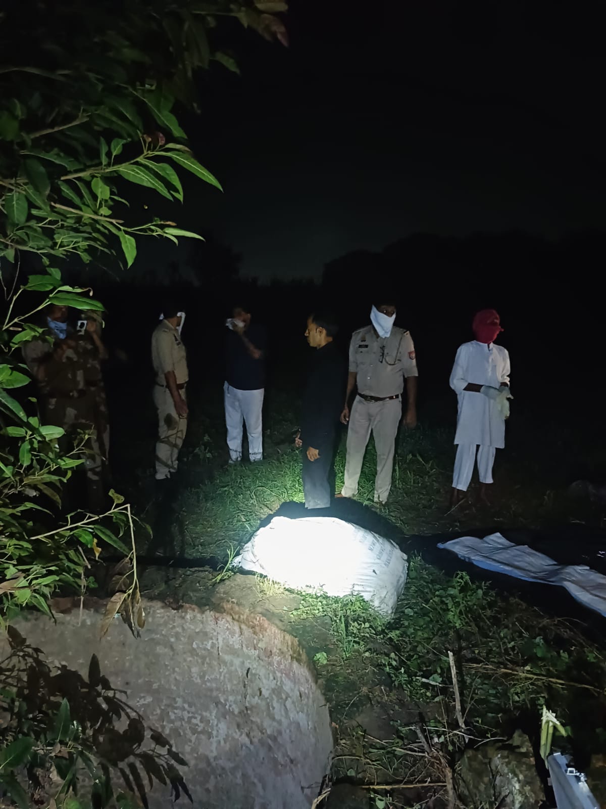 पत्नी की हत्या कर शव को कुएं में छिपाने वाला पति गिरफ्तार