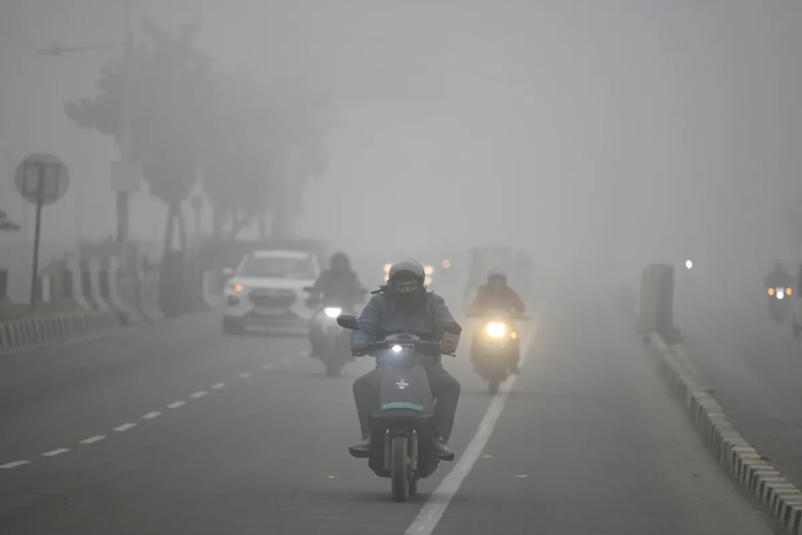 यूपी में अगले 48 घंटे में बढ़ सकती है सर्दी, मौसम विभाग ने जारी किया रेड अलर्ट