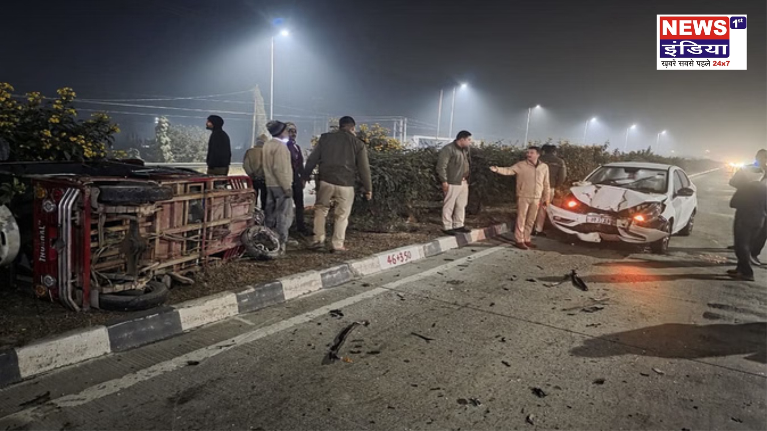 हापुड़ में भीषण सड़क हादसा: गलत दिशा से आ रहे ई-रिक्शा की कार से टक्कर, एक की मौत, हाईवे जाम