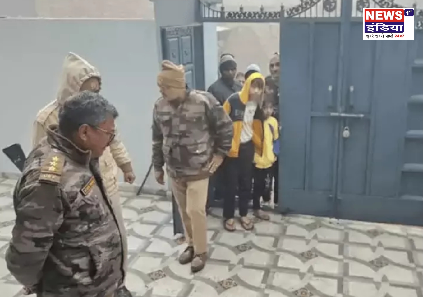 हापुड़ में सनसनीखेज वारदात: मंदिर जाते युवक को बाइक सवार बदमाशों ने मारी गोली, हालत नाजुक